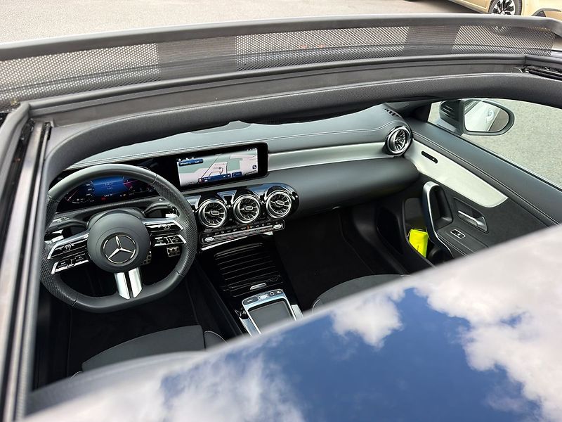 Mercedes-Benz CLA 180 d, AMG, Panorama - fotka 27 z 35