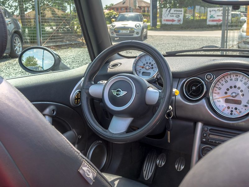 Mini Cooper S (2005) 1.6T 125KW – HARMAN KARDON - fotka 12 z 37