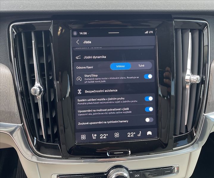 Volvo V90 2,0 i,145kW,MHEV core,STK 7/28 - fotka 19 z 28