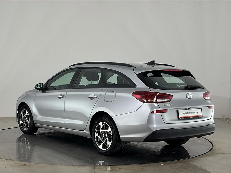 Hyundai i30 Smart DCT - fotka 15 z 26