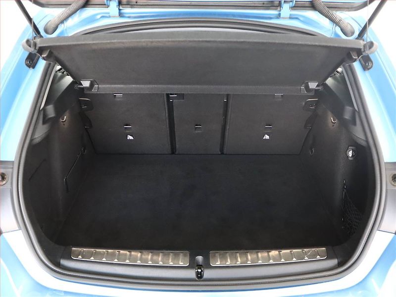 BMW Řada 1 (2019) Luxury Line 116d, Automat - fotka 11 z 18