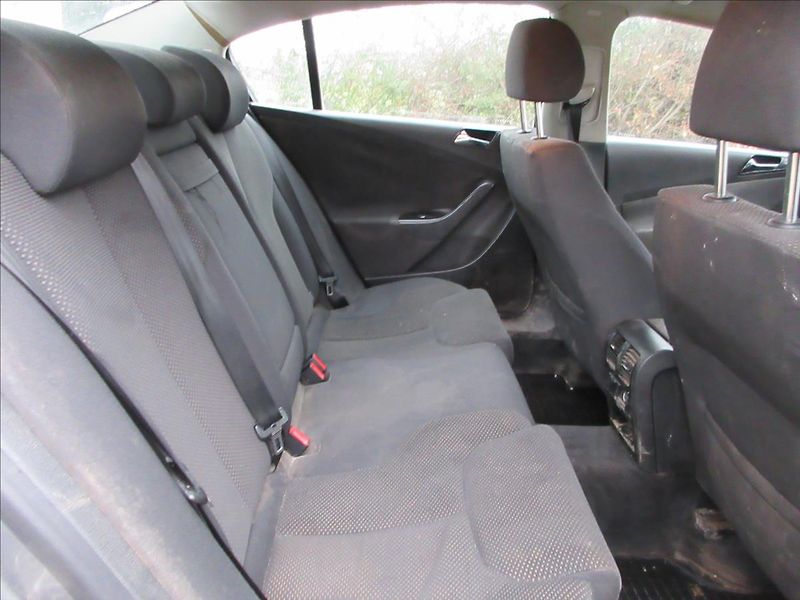 Volkswagen Passat 2,0 TDi, 103 Kw, Vada Turba, N - fotka 14 z 21