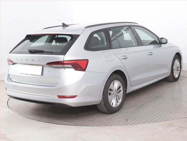 Škoda Octavia (2023) Ambition 2.0 TDI, ČR,1.maj - fotka 5 z 15