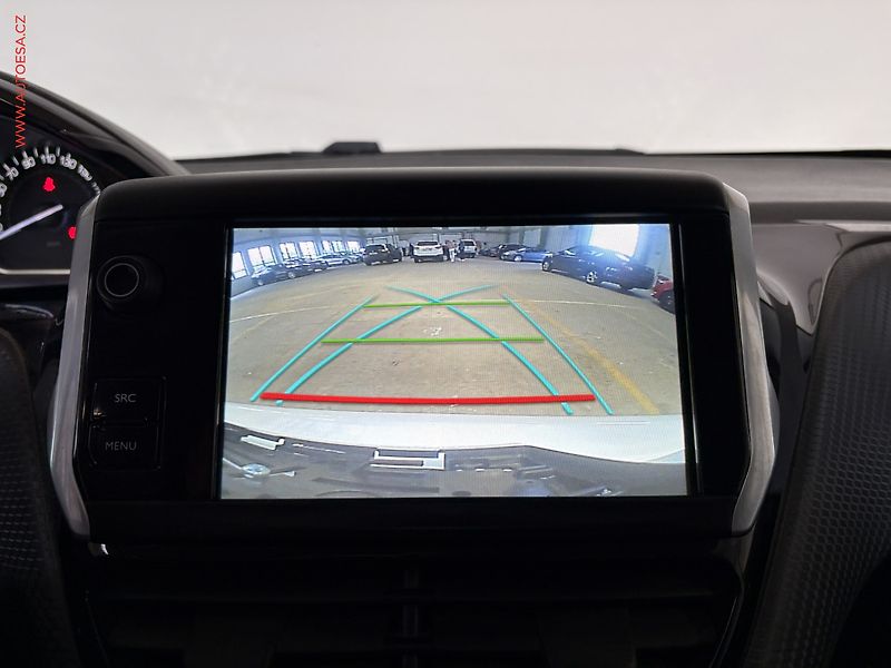 Peugeot 208 (2018) 1.2 PT, TechEdition, navi - fotka 14 z 16