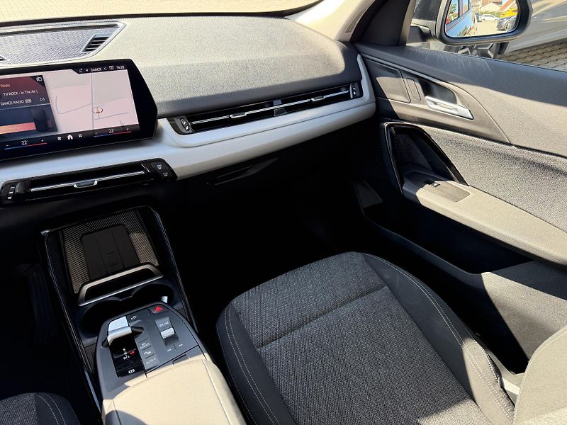 BMW X1 (2024) 18i 100kW LED KAMERA CZ - fotka 23 z 40