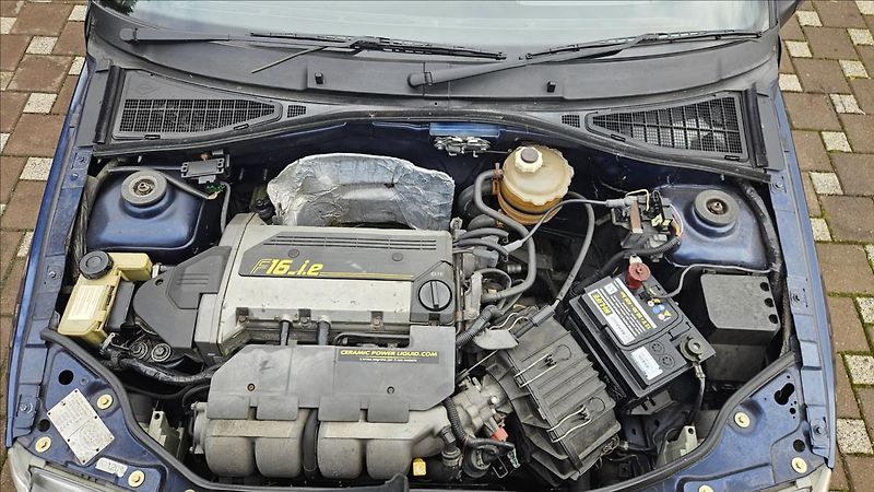Renault Clio 2,0 16V RHD  WILLIAMS2 - fotka 20 z 21