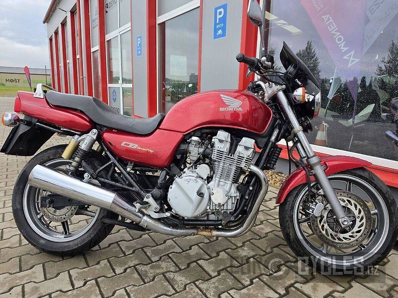 Honda CB 750 F2 Seven-Fifty (1994) - fotka 2 z 11