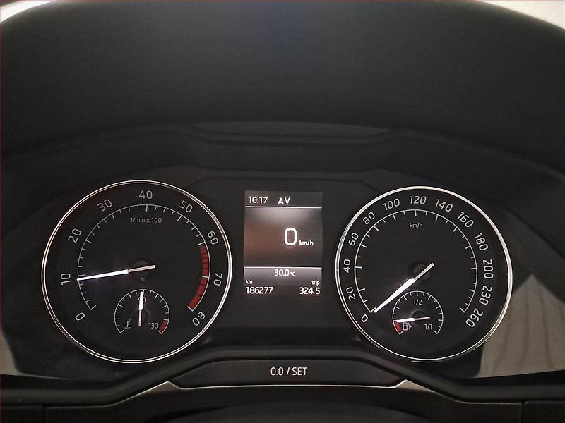 Škoda Superb (2019) Style 1.5 TSI, Kůže, Navi - fotka 11 z 16