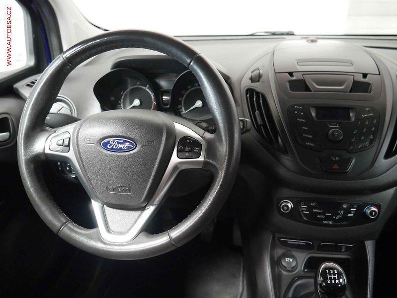 Ford Tourneo Courier (2017) 1.0EB, ČR, AC, TZ - fotka 13 z 17