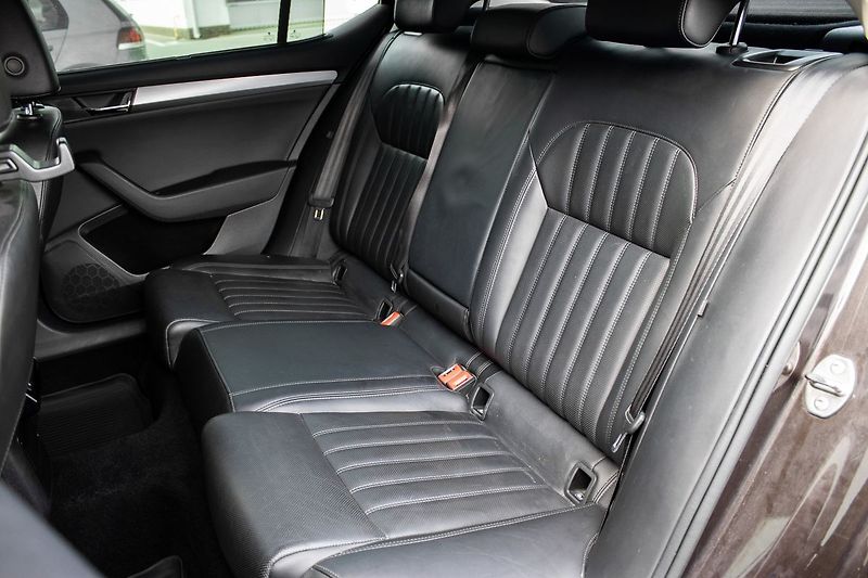 Škoda Superb - fotka 23 z 27