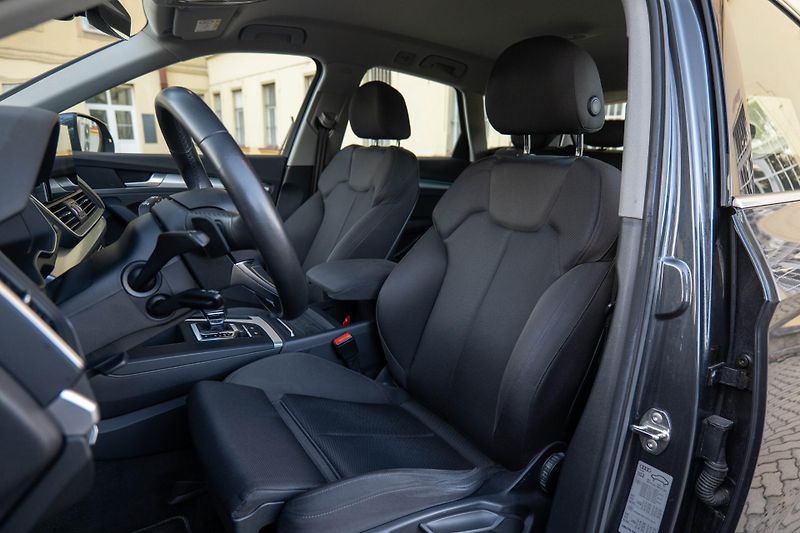 Audi Q5 40TDI quattro Matrix Cockpit - fotka 13 z 39