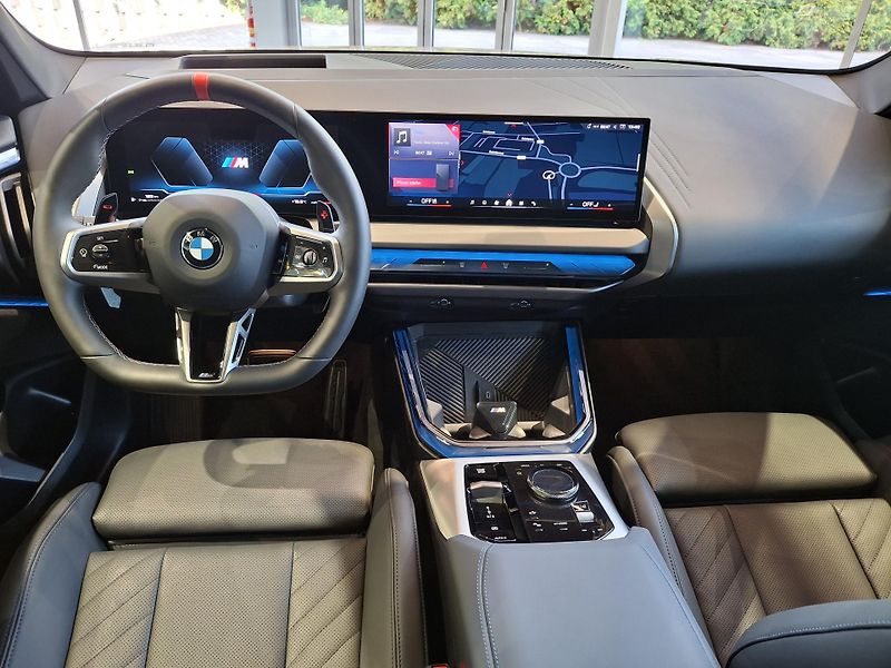 BMW X3 M50 xDrive - fotka 10 z 42