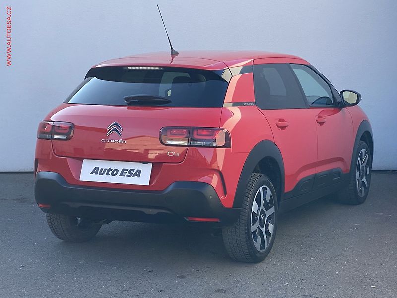 Citroën C4 Cactus (2020) 1.2 PT, 1.maj,ČR, Shine - fotka 4 z 18