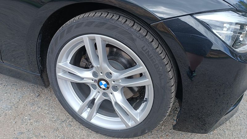 BMW Řada 3 320d MPaket 2,0D B47 Automat - fotka 17 z 20
