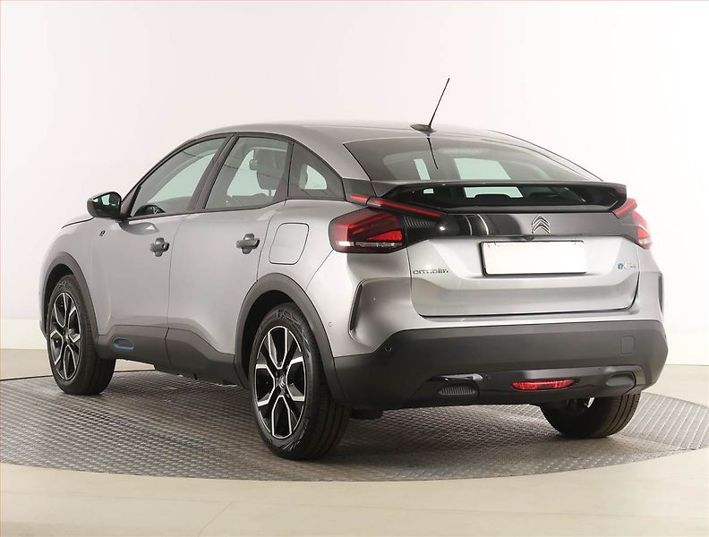 Citroën ë-C4 (2022) Feel 50 kWh, SoH 94% - fotka 4 z 25