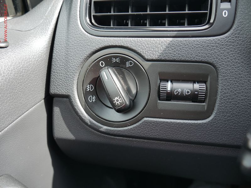 Volkswagen Polo (2012) 1.2 TSi, ČR, AC, park.asist - fotka 14 z 18