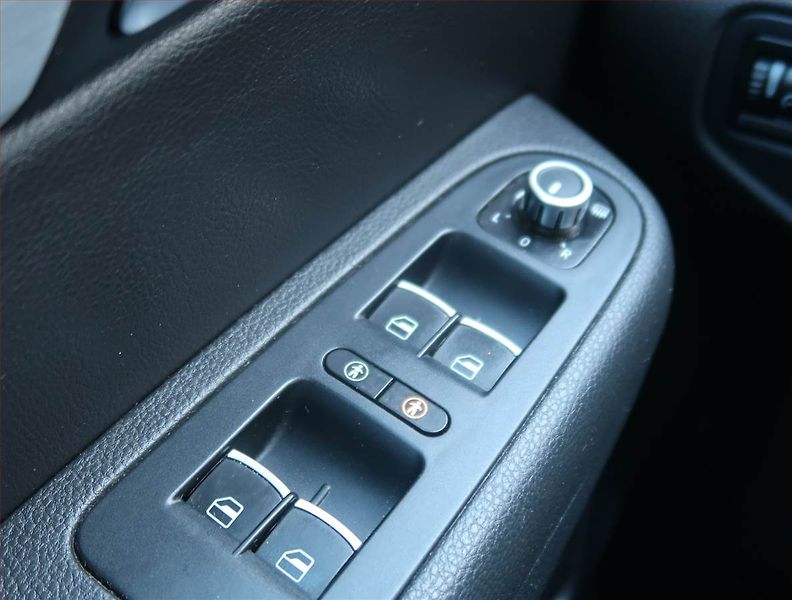 Volkswagen Sharan (2013) Highline 2.0 TDI, Automat - fotka 16 z 24