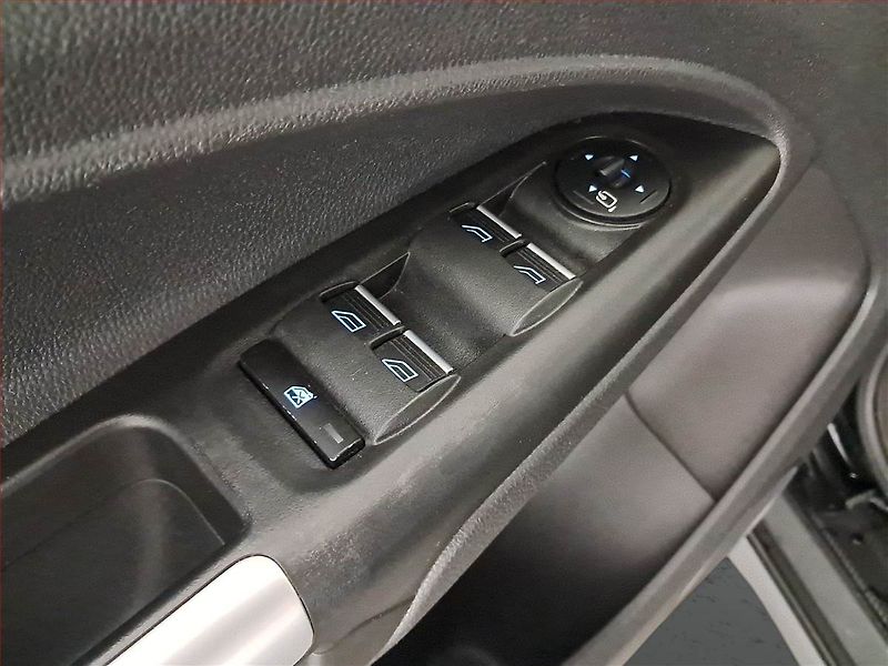Ford Tourneo Connect (2014) Maxi Titanium 1.6 TDCi, 5Míst - fotka 15 z 17