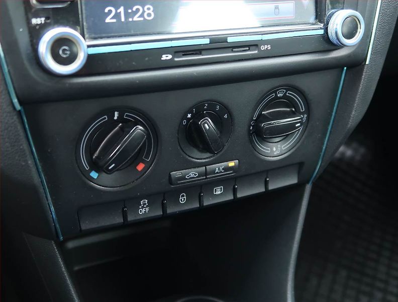 Škoda Rapid (2014) Ambition 1.6 TDI - fotka 15 z 17