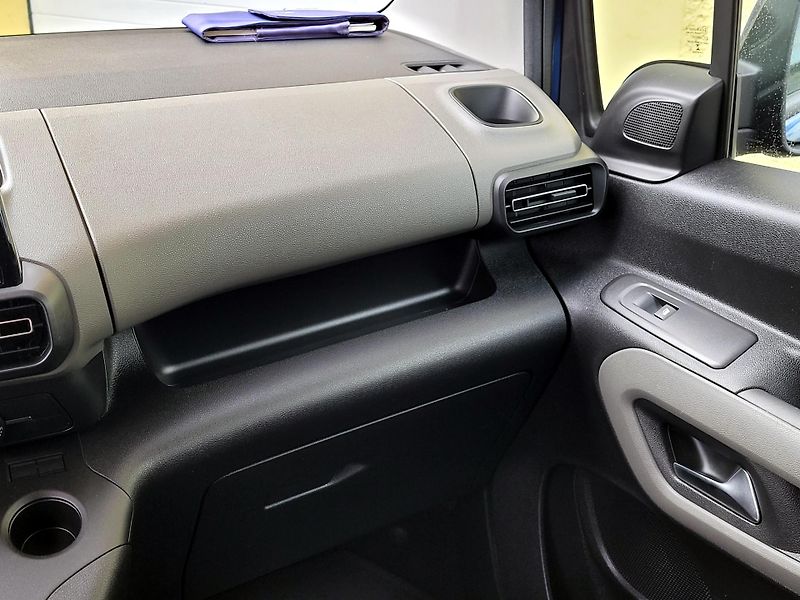 Peugeot Rifter 1,5 B-HDi 96kW,1.majitel,CZ - fotka 27 z 37