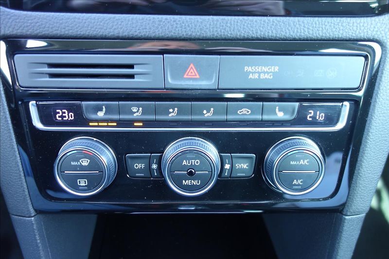 Volkswagen Golf Sportsvan 1,4 TSi 110KW,ČR,HIGHLINE,DSG. - fotka 28 z 51