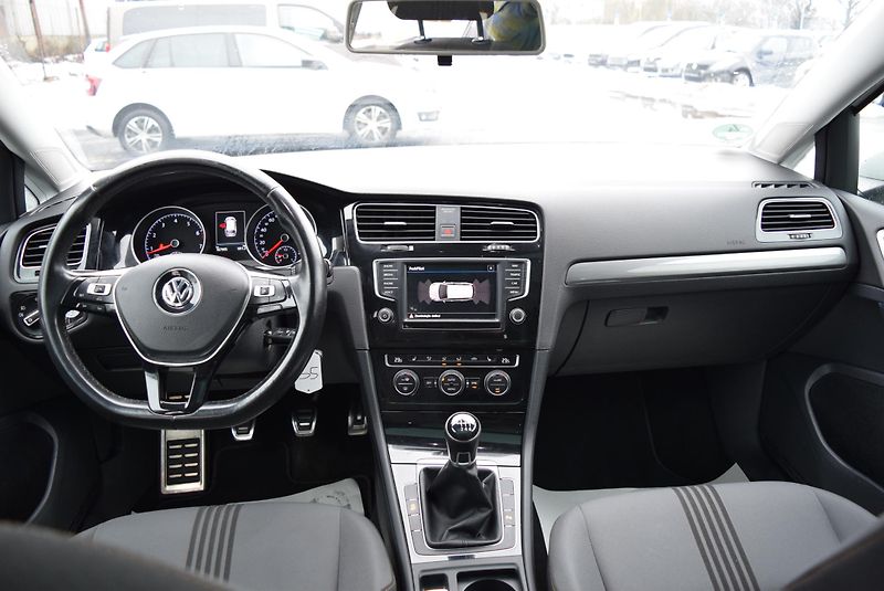 Volkswagen Golf Variant (2016) 1.4TSI 92kw CLBMT BMT PAN TAŽ - fotka 18 z 49