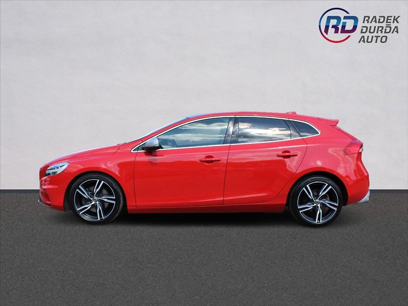 Volvo V40 2,0 D3  R-DESIGN,AUTOMAT - fotka 8 z 36