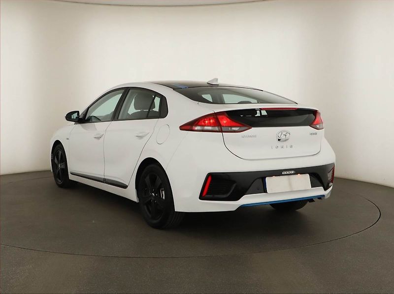 Hyundai Ioniq (2017) Hybrid, Automat, Tempomat - fotka 4 z 15