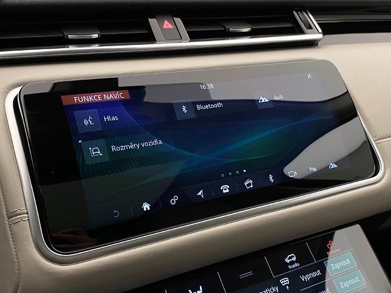Land Rover Range Rover Velar (2018) - fotka 25 z 40