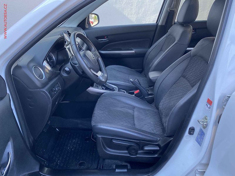Suzuki Vitara (2019) 1.4BJet, Style, AT, LED - fotka 9 z 17