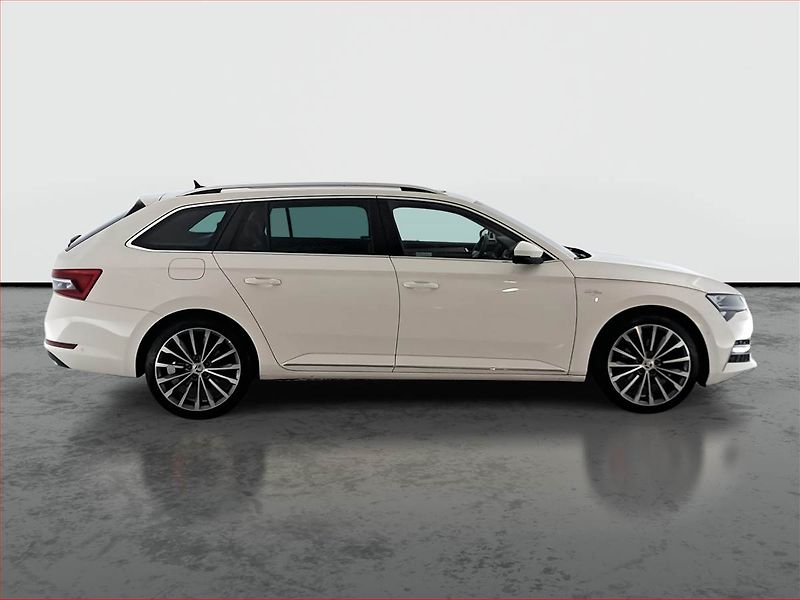 Škoda Superb (2023) Laurin&Klement 2.0 TDI - fotka 6 z 21