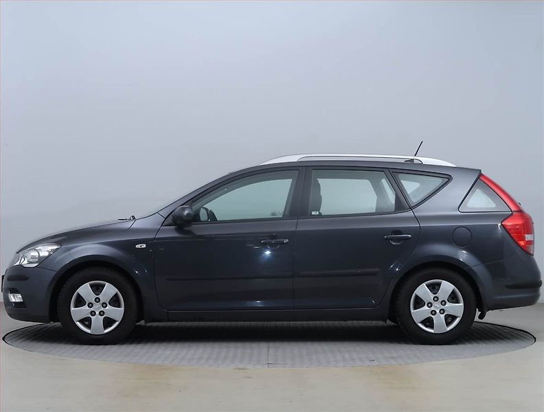 Kia Ceed (2010) EX 1.4 CVVT, ČR,1.maj - fotka 3 z 14