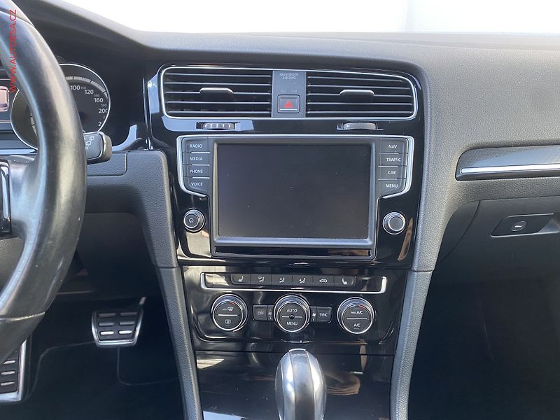 Volkswagen Golf (2015) 2.0 TSi 4Motion, R 221kW - fotka 12 z 18