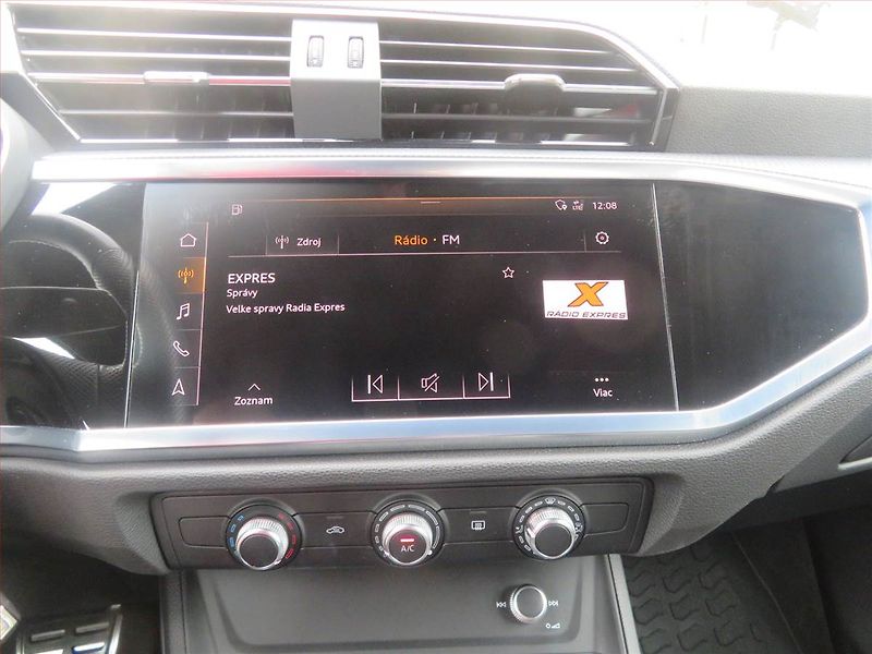 Audi Q3 (2020) S line 2.0 TDI - fotka 12 z 16
