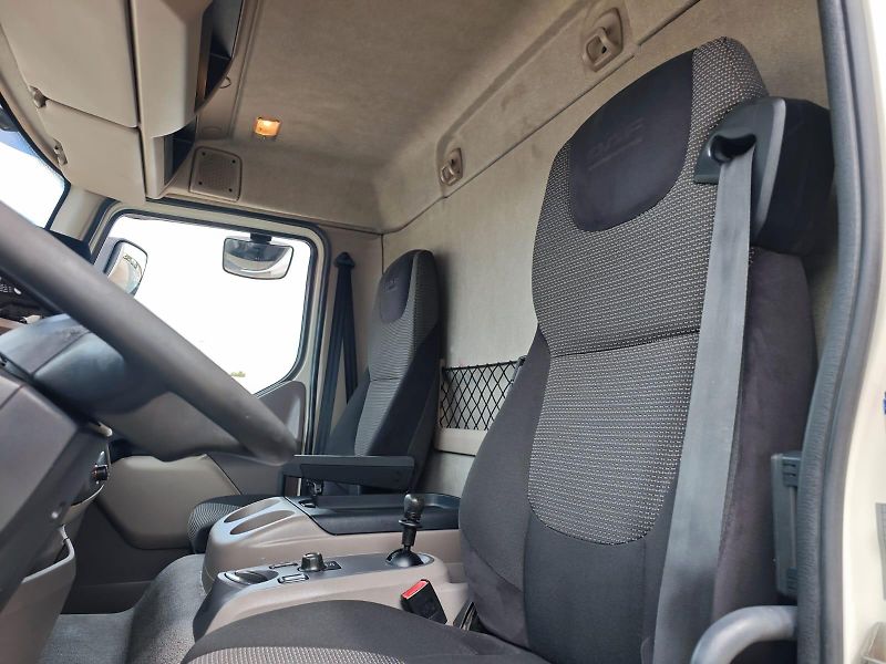 DAF LF 210, 18 PALET, ČELO, KLIMA - fotka 17 z 26