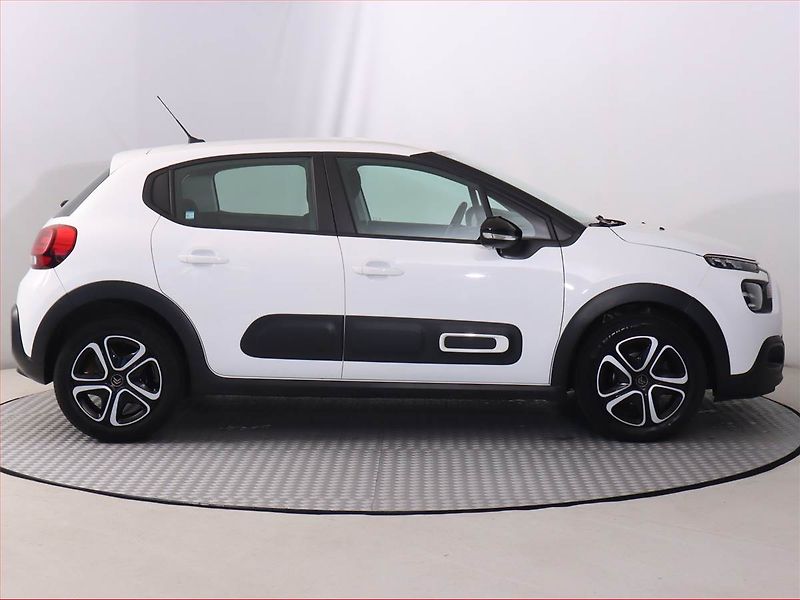 Citroën C3 (2023) 1.2 PureTech, Tempomat - fotka 6 z 19