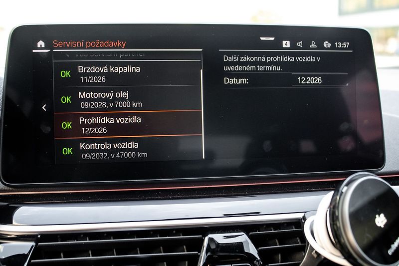 BMW Řada 5 530d LCI 210kW, 48V Mild-Hybri - fotka 17 z 29