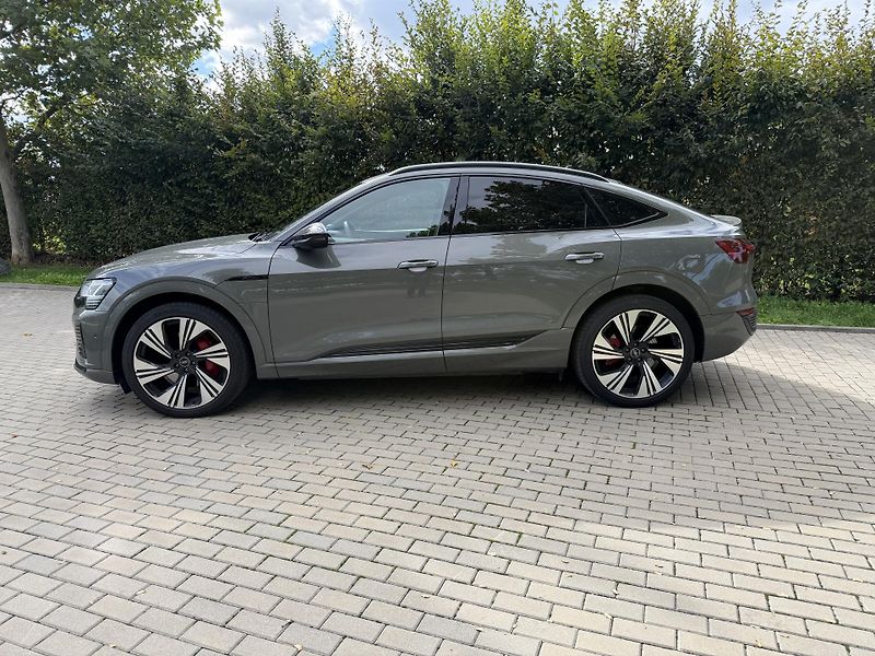 Audi Q8 e-tron 55 Quattro B&O S-Line Head-Up  - fotka 4 z 25