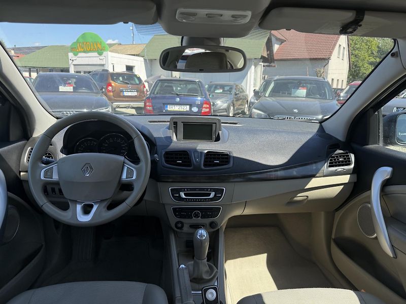 Renault Fluence 1.6 16V DIGIKLIMA NAVIGACE - fotka 7 z 13