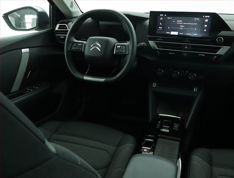 Citroën C4 X (2023) 1.2 PureTech - fotka 7 z 16
