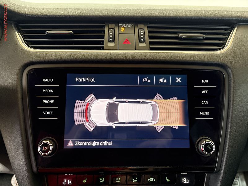 Škoda Octavia (2018) 2.0 TDi, ČR, DSG, LED, AC - fotka 14 z 19