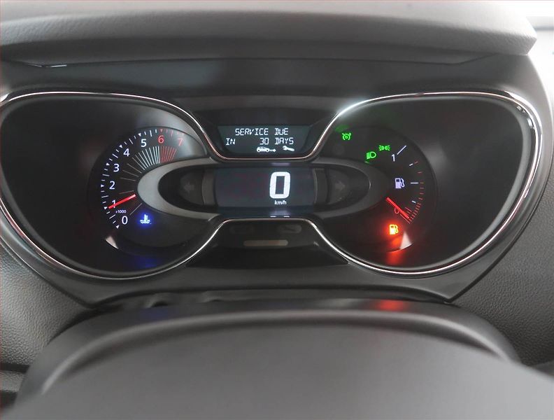 Renault Captur (2016) 0.9 TCe, Navi, Tempomat - fotka 11 z 16