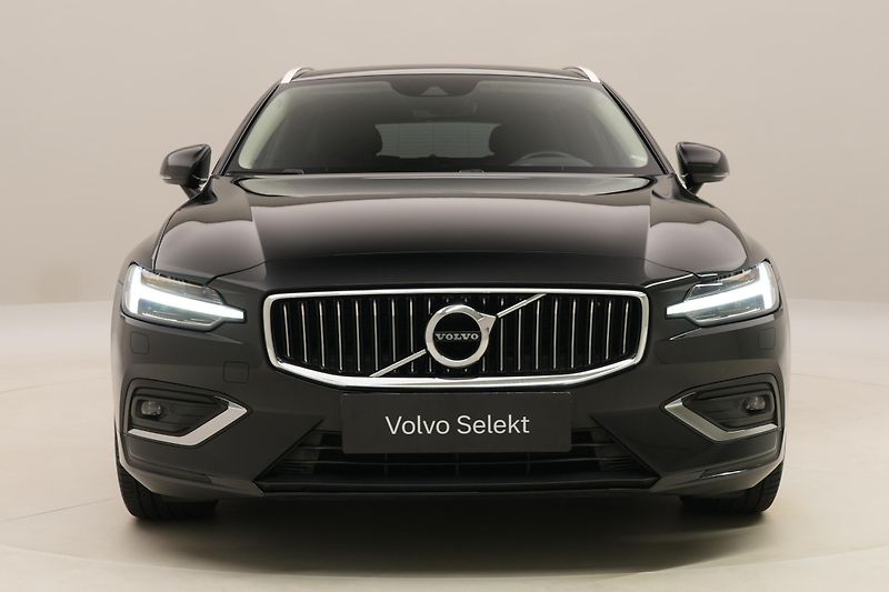Volvo V60 D3 AWD INSCRIPTION REZERVACE - fotka 16 z 42