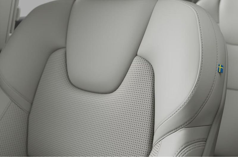 Volvo XC90 (2025) B5 PLUS BRIGHT - fotka 7 z 11