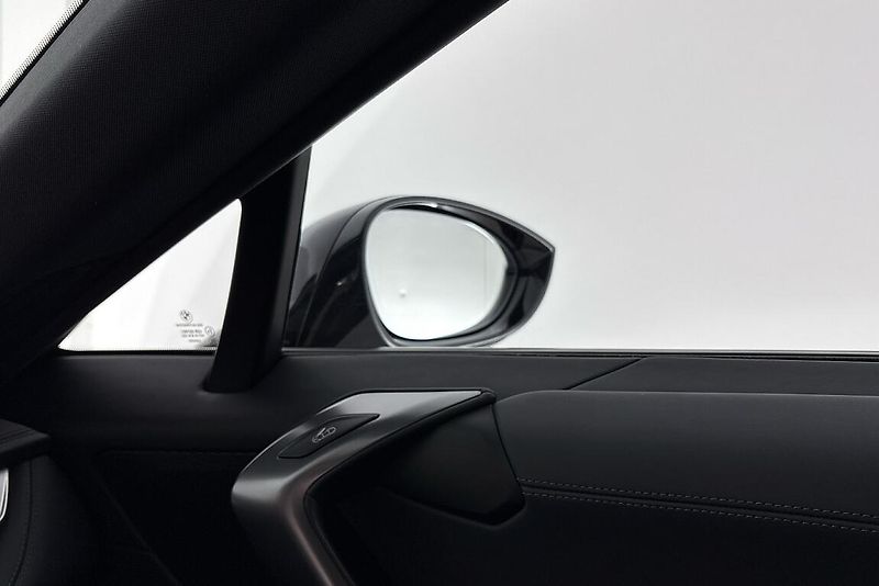 BMW i8 Coupé - fotka 16 z 34