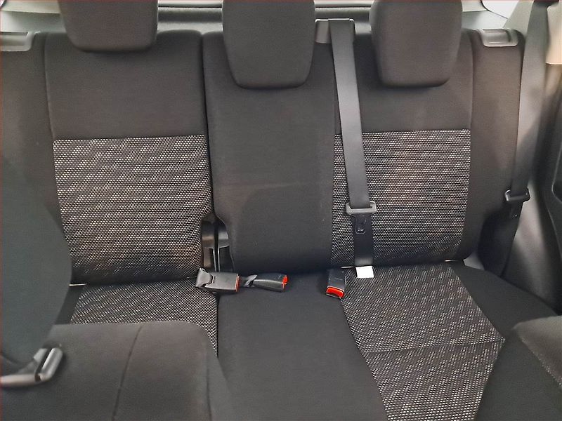 Suzuki SX4 (2007) 1.6 VVT, Vyhř. sedaček - fotka 10 z 16