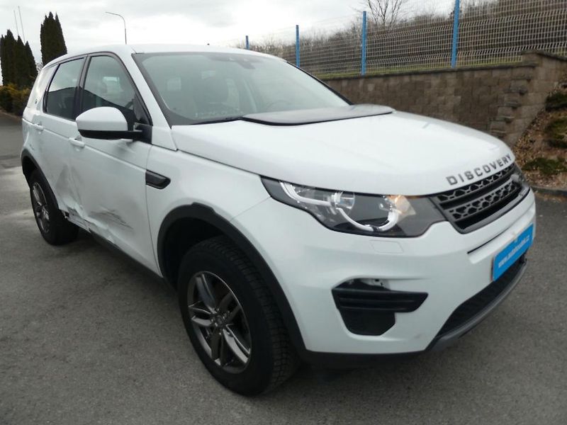 Land Rover Discovery Sport 2,0 D 132kW  7 míst navigace  - fotka 1 z 15