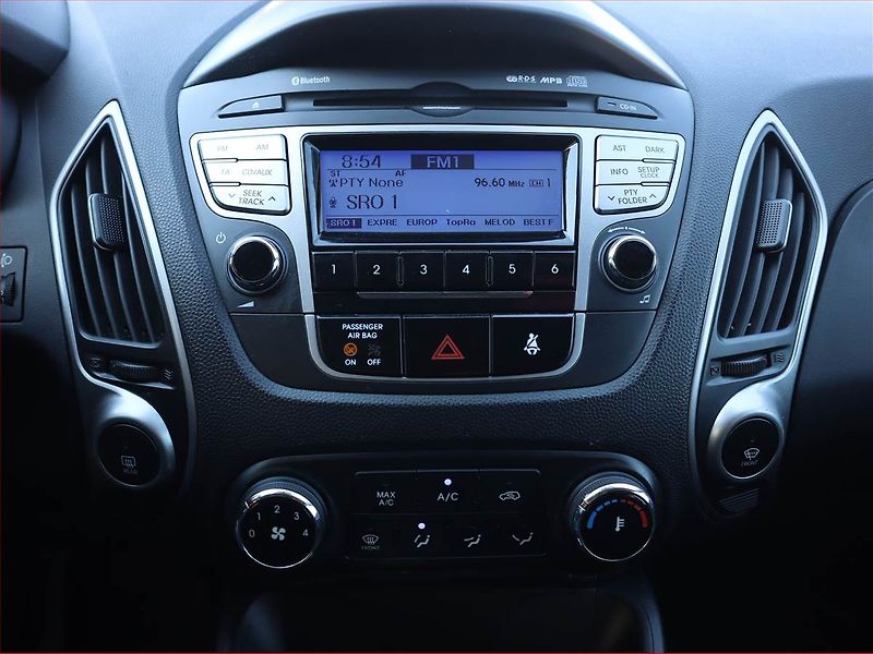 Hyundai ix35 (2011) 1.7 CRDi, Park. senzory - fotka 12 z 15