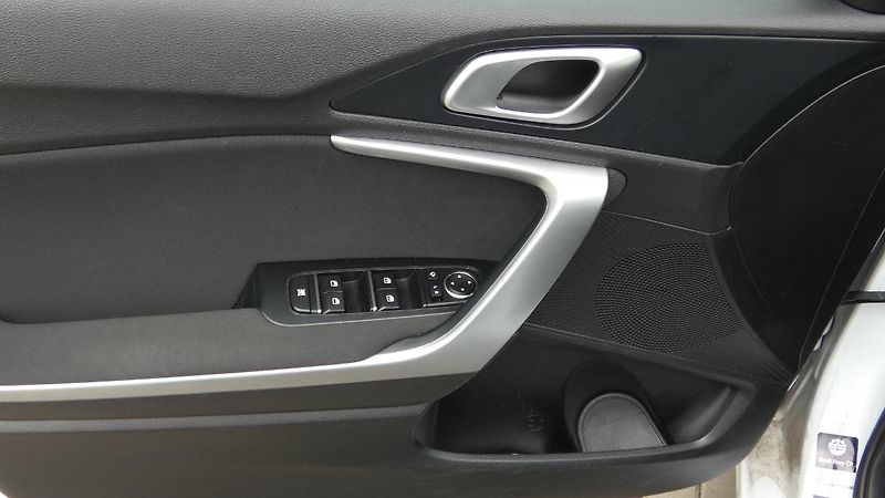 Kia Ceed 1.6 CRDi Comfort SW - fotka 9 z 22