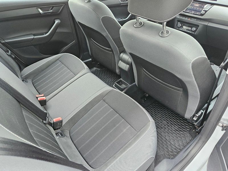 Škoda Fabia (2018) COMBI STYLE 81kW TSI/1.0 M6F - fotka 15 z 25